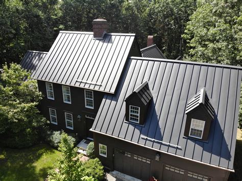 why do the houses in nh have metal roofs|are metal roofs durable.